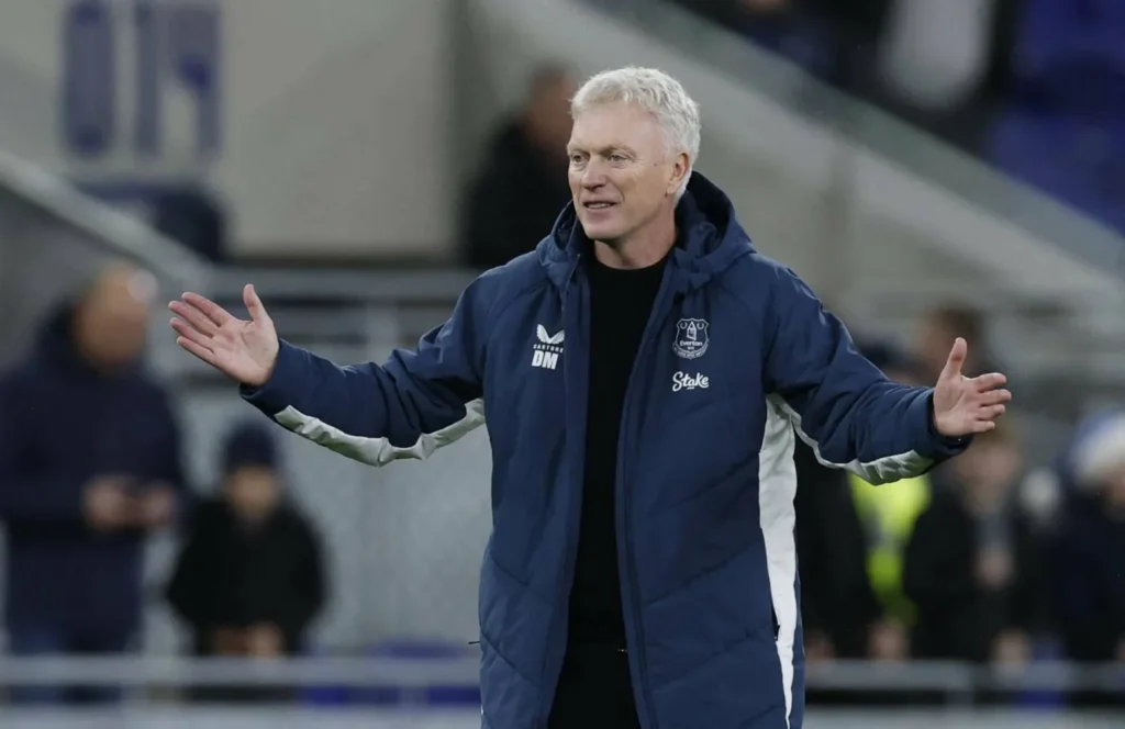 مدرب إيفرتون يدعو لاحترام كأس أفريقيا: موقف غير متوقع.