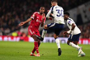 ليفربول يتلقى صدمة جديدة.. إصابة إيزاك تستدعي جراحة