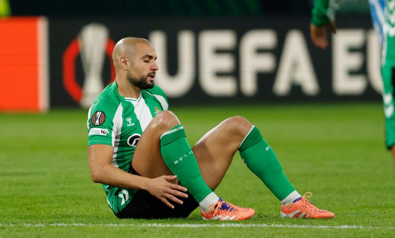 إصابة أمرابط: مدرب ريال بيتيس يكشف عن تطورات الحالة الصحية للاعب المغربي