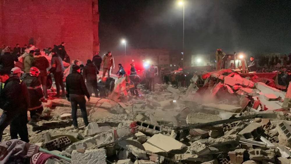 المغرب الفاسي يعلن الحداد ويتضامن مع ضحايا انهيار عقارين في فاس