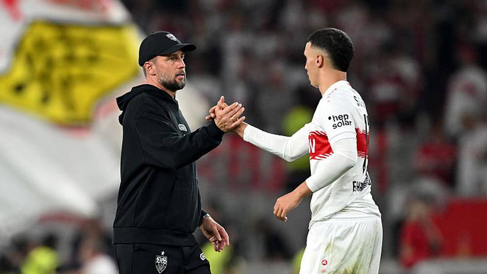 مدرب شتوتغارت يشيد ببلال الخنوس قبل مشاركته الأفريقية