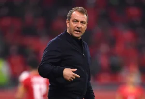 فليك يُشيد بعقلية لاعبي برشلونة بعد الفوز على فياريال