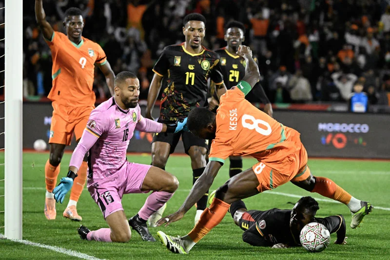 الكاميرون وكوت ديفوار يتعادلان ويقتسمان صدارة مجموعتهما الإفريقية