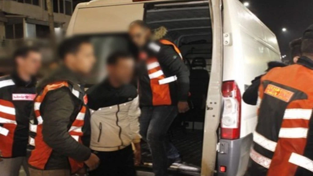 شغب رياضي عنيف بالدار البيضاء: أسلحة بيضاء وتوقيفات بالجملة