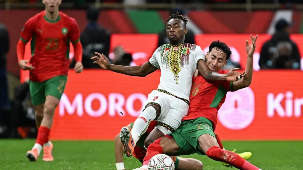 المغرب تواجه زامبيا في تصفيات أفريقيا 2025.. الموعد والقنوات