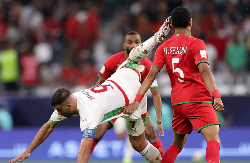 عقوبة مرتقبة لحمد الله: تقرير الحكم يحدد مصير نجم المنتخب المغربي في كأس العرب