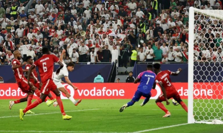 العراق يحجز مقعده في ربع نهائي كأس العرب بفوز حاسم على السودان