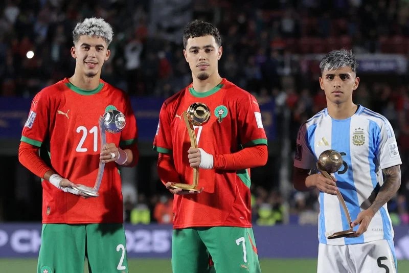 فيفا يسلط الضوء على نجوم جدد.. ومغربي يتصدر القائمة