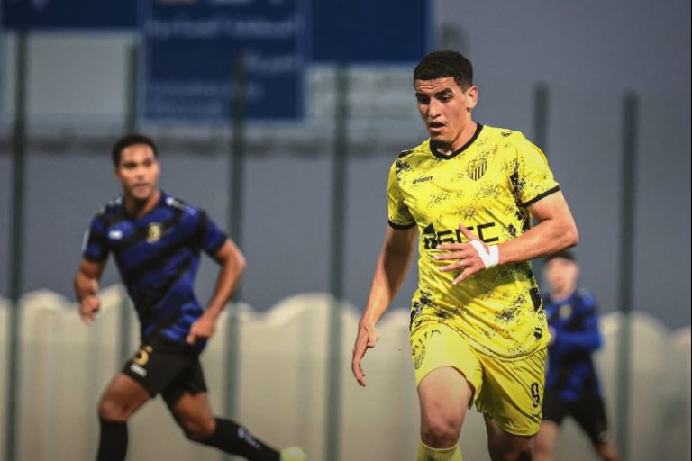 المغرب الفاسي يسحق السيلية القطري بثلاثية ودية في قطر