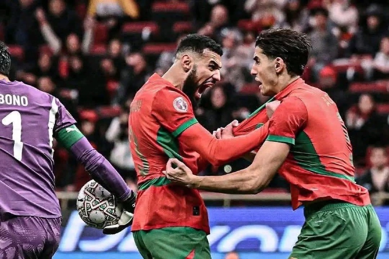 لقطة "مزراوي وأكرد" تثير جدلاً.. وردّ سريع يطمئن الجماهير المغربية