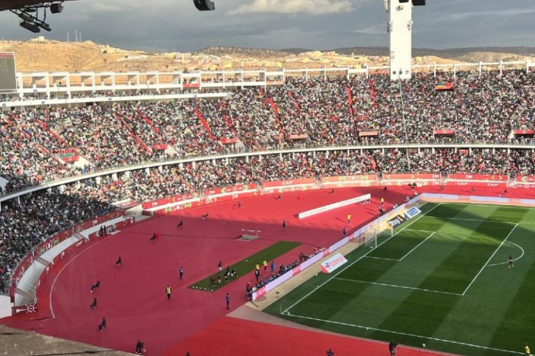 لجنة "أكادير" تُحذر الجماهير: الدخول للملعب بتذكرة صالحة فقط