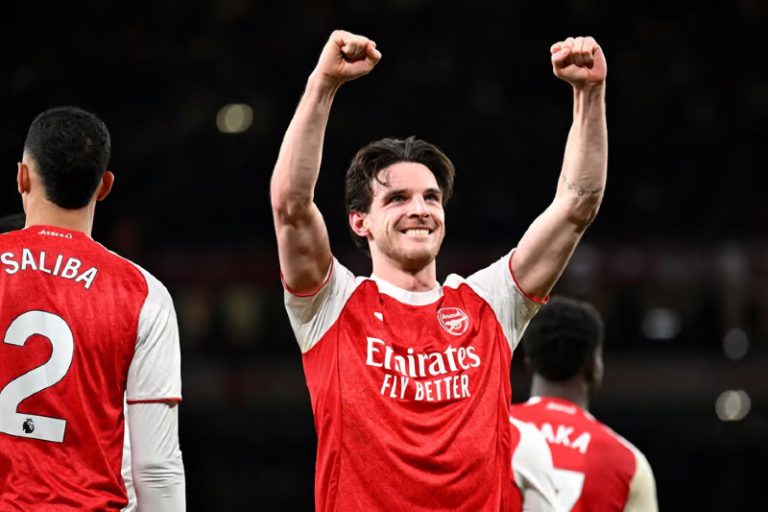 أرسنال يتغلب على برايتون ويتربع على صدارة الدوري الإنجليزي