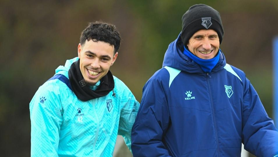 مدرب واتفورد يشيد بتألق نجم المغربي عثمان معمّا