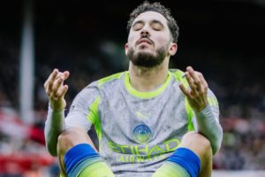 شرقي يقود مانشستر سيتي لفوز صعب على نوتنغهام فورست