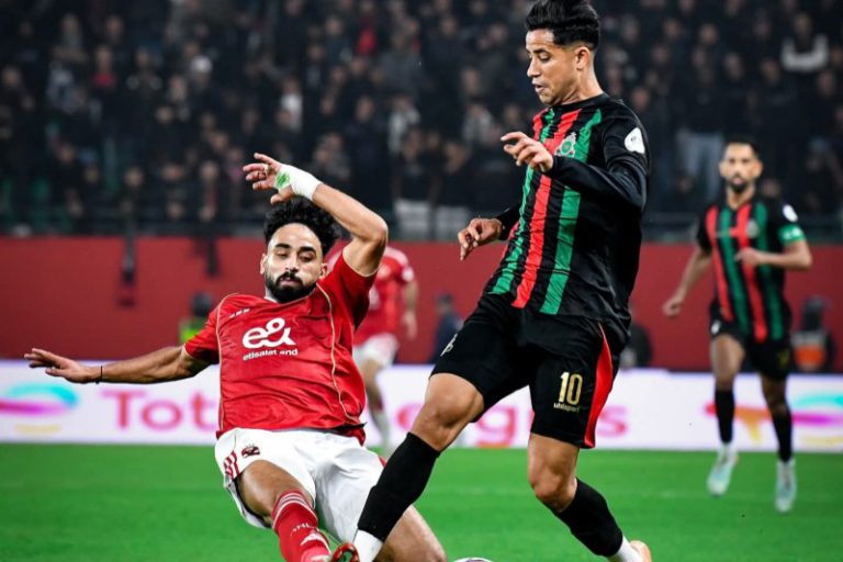 "بلاك آرمي" تهاجم "الكاف" بسبب عقوبة الجيش الملكي وتطالب بالتوضيح