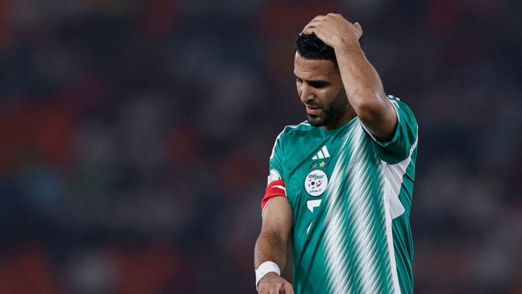 محرز يختار ديمبيلي أولًا وحكيمي ثانيًا في تصويت "الأفضل"