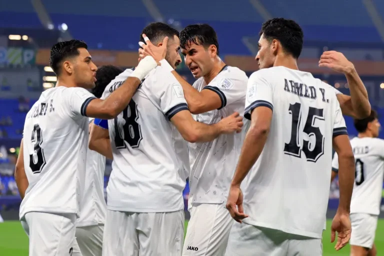 العراق تهزم البحرين في كأس العرب 2025 وتتربع على صدارة المجموعة