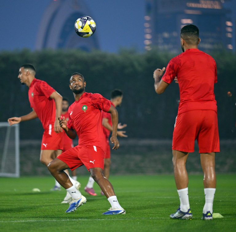 كأس العرب 2025: المغرب وجزر القمر في مواجهة نارية.. الموعد والقنوات الناقلة