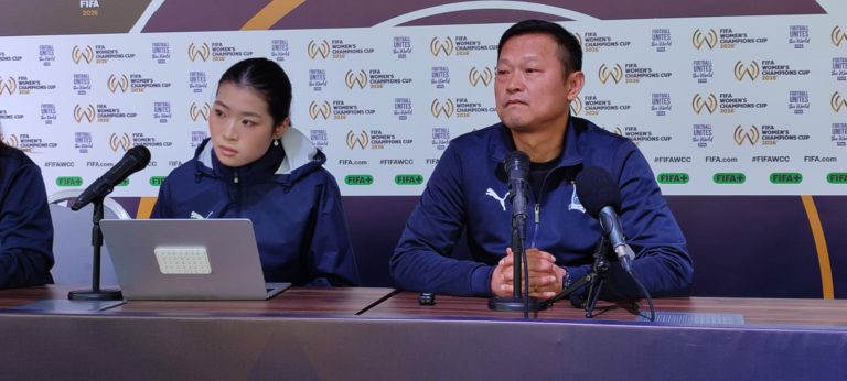 مدرب ووهان الصيني يشيد بالجيش الملكي ويؤكد جاهزية فريقه للمواجهة