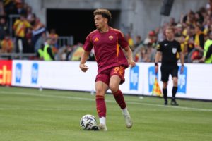 الفيفا يترقب: غموض مشاركة العيناوي مع روما يتصاعد