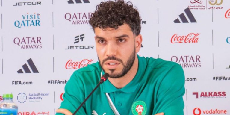 وليد أزارو يتألق ويتوج بجائزة الأفضل