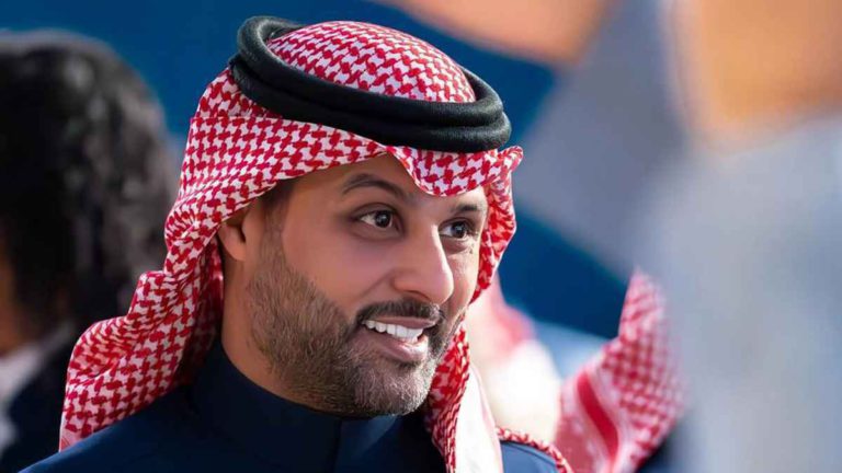 القحطاني يطالب برحيل اتحاد الكرة ورينارد بعد الإقصاء