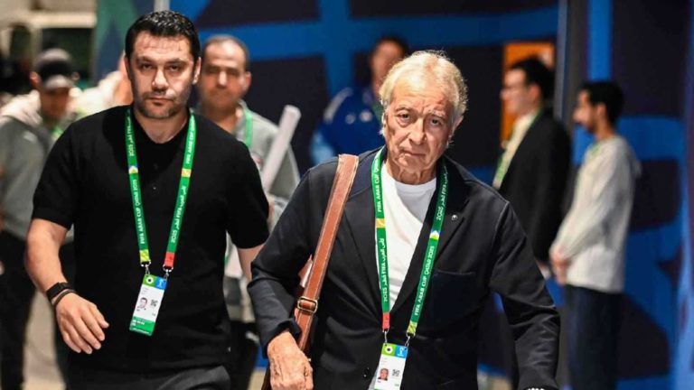 لاعبو منتخب مصر ينتقدون حلمي طولان بعد الإقصاء من كأس العرب