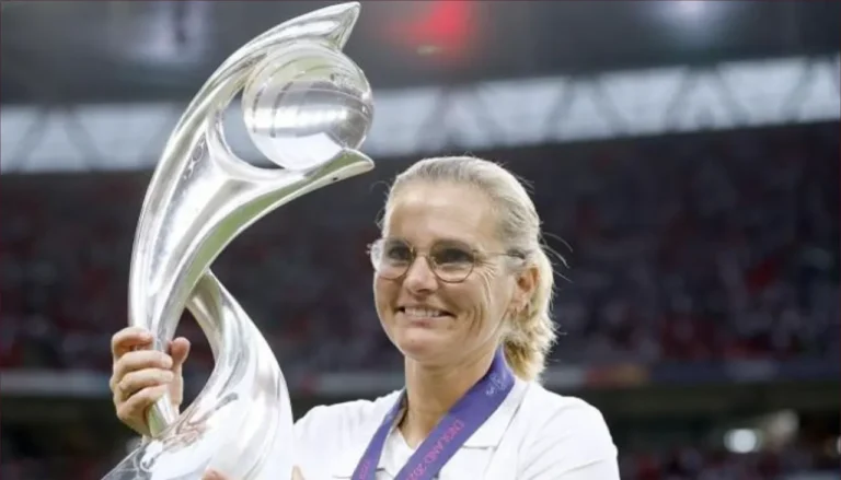 سيرينا ويجمان تحصد جائزة "الأفضل" كأفضل مدربة كرة قدم نسائية