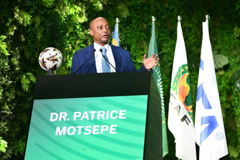 "كاف" تبرم اتفاقيات قياسية لبث أمم أفريقيا 2025 في أوروبا