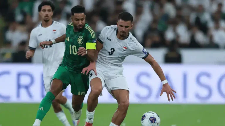 الدوسري يتألق ويتوج بجائزة الأفضل في مباراة السعودية وعمان بكأس العرب
