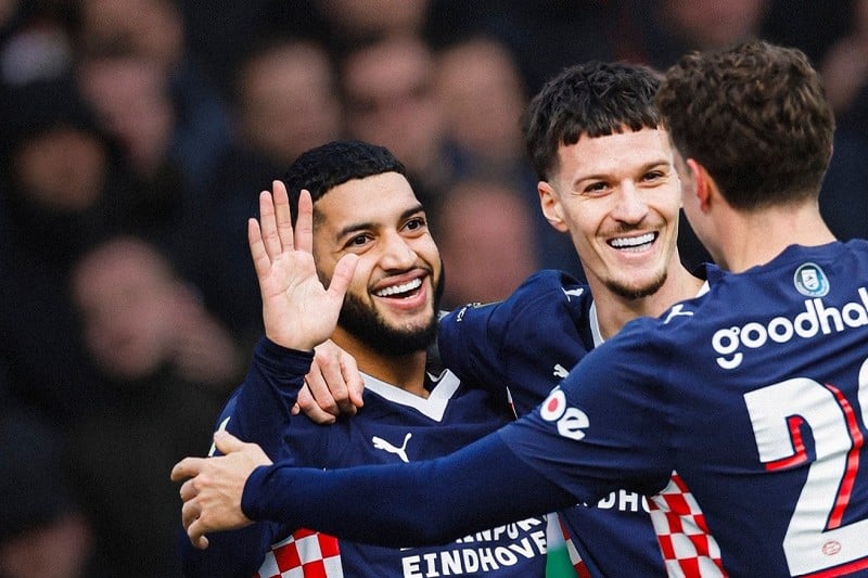 مغاربة وجزائري يتنافسون على لقب الأفضل في الدوري الهولندي