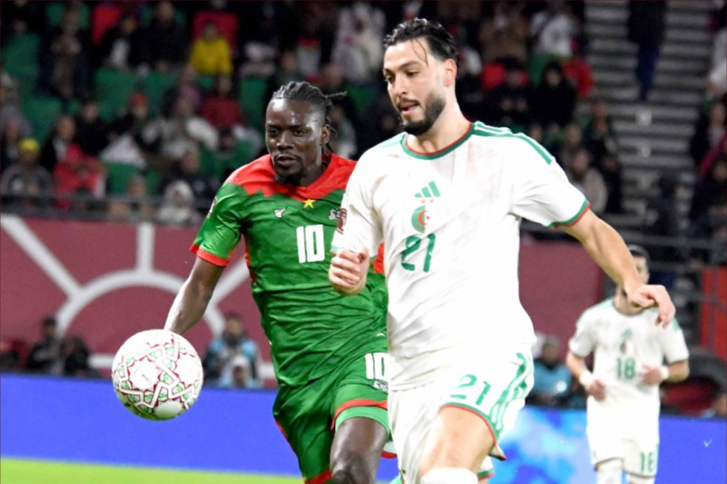 الجزائر تتصدر مجموعتها بأمم أفريقيا بعد الفوز على بوركينا فاسو