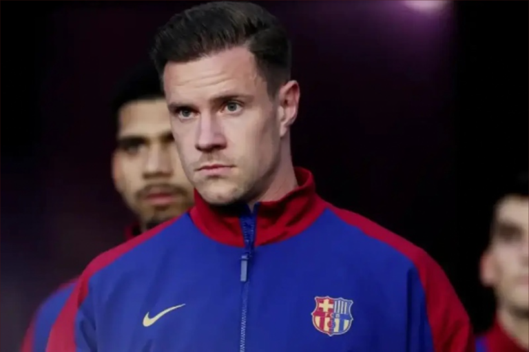 مدرب جيرونا يشيد بشتيغن وسط أنباء انتقاله المحتمل