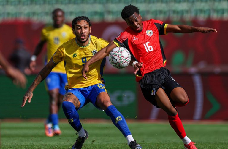 الغابون تتلقى هزيمة جديدة أمام موزمبيق وتواجه شبح الإقصاء الإفريقي