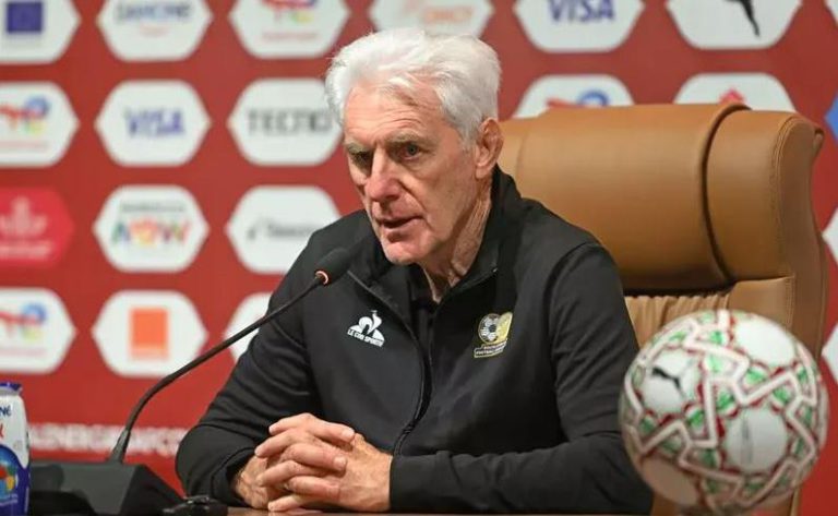 مدرب جنوب أفريقيا يستفز مصر بتصريح عن مواجهة 2017