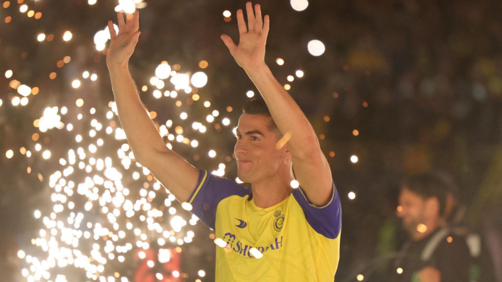 مدرب النصر الأسبق يلمح لمفاجأة كبرى مع كريستيانو