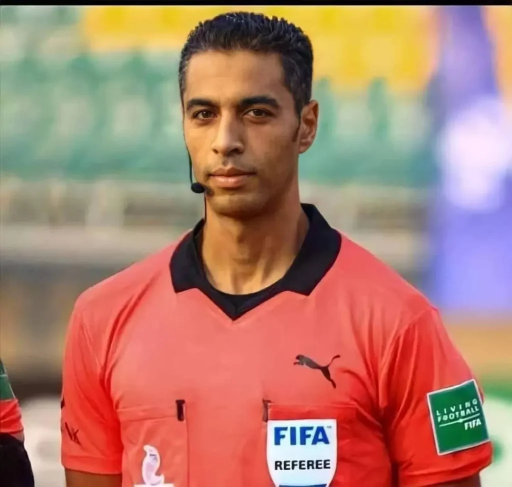 حكم مصري ينهي جدلًا جزائريًا حول مباراة المغرب والكاميرون