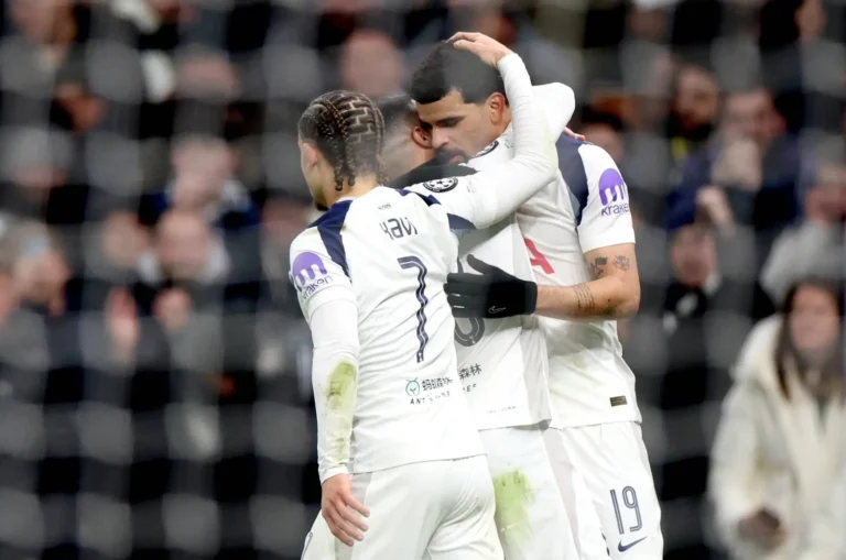 توتنهام ينجو أوروبيًا ويسقط دورتموند بهدفين نظيفين