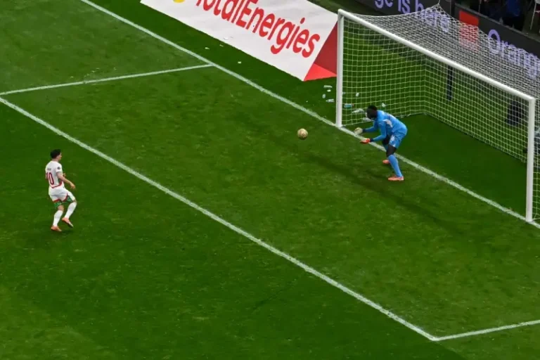 فيديو: لاعب تشيلي يسخر من "بانينكا" فاشلة ويتعرض للإصابة!