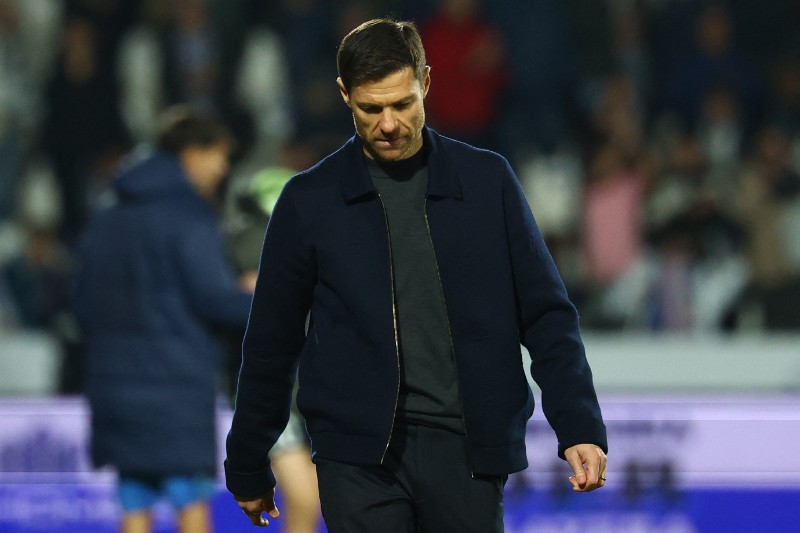 نجوم ريال مدريد يودعون ألونسو بعد إقالته المفاجئة