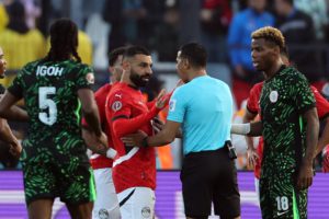 تحكيم مغربي ينجح في إدارة مباراة مصر ونيجيريا بأمم إفريقيا