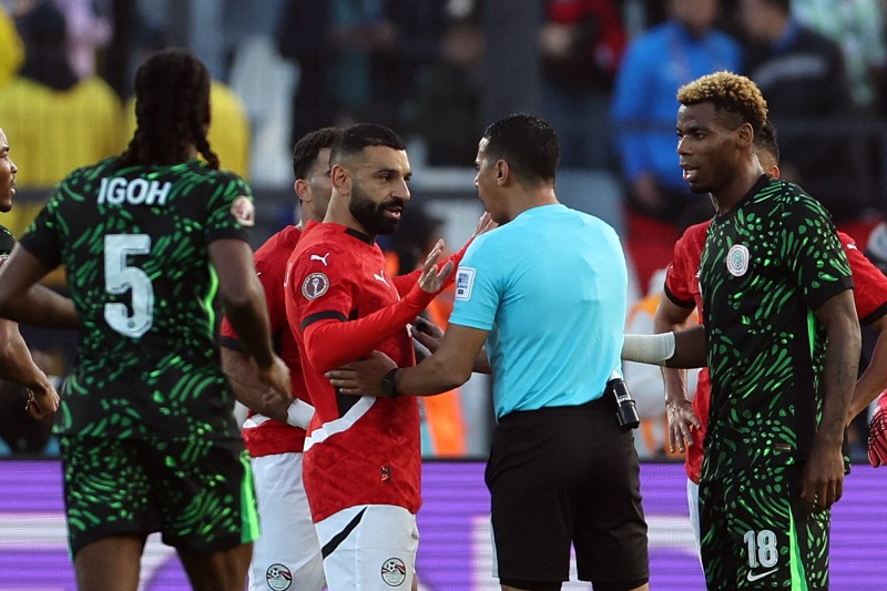 تحكيم مغربي ينجح في إدارة مباراة مصر ونيجيريا بأمم إفريقيا