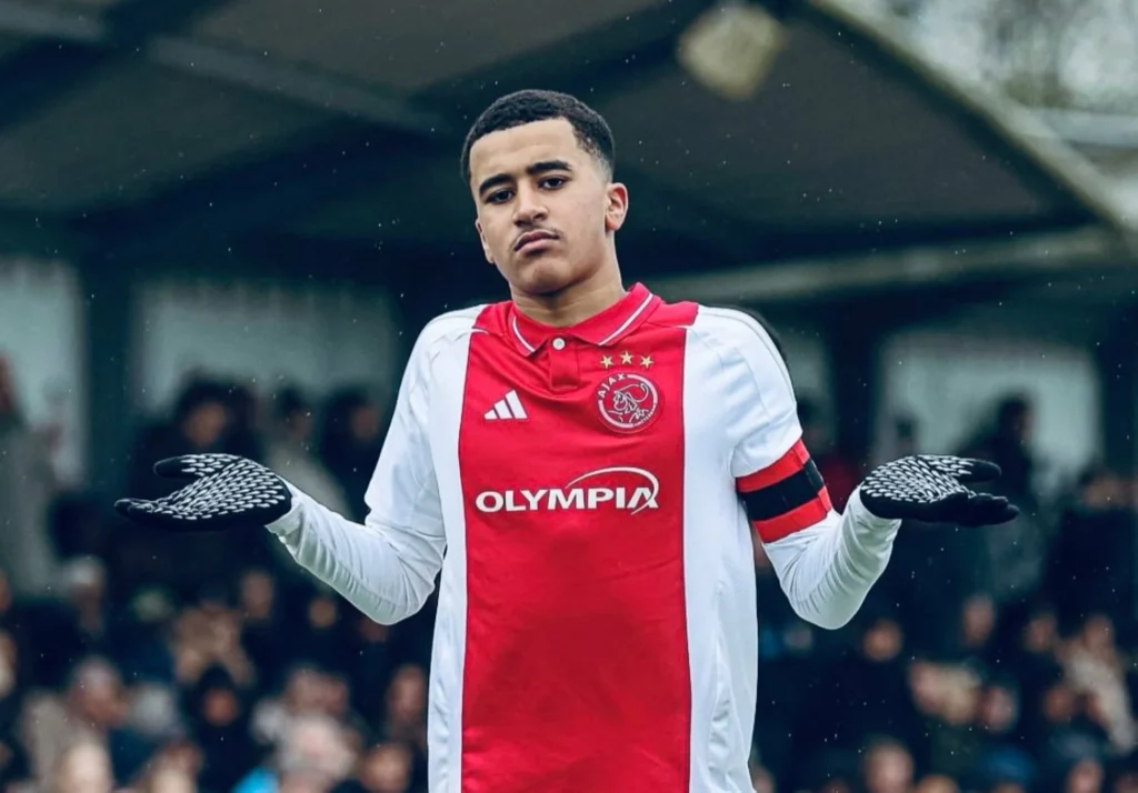 نجم المنتخب المغربي عبد الله وزان يخضع لجراحة في الركبة