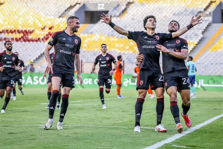 الأهلي يعاقب إمام عاشور بسبب التغيب عن رحلة تنزانيا