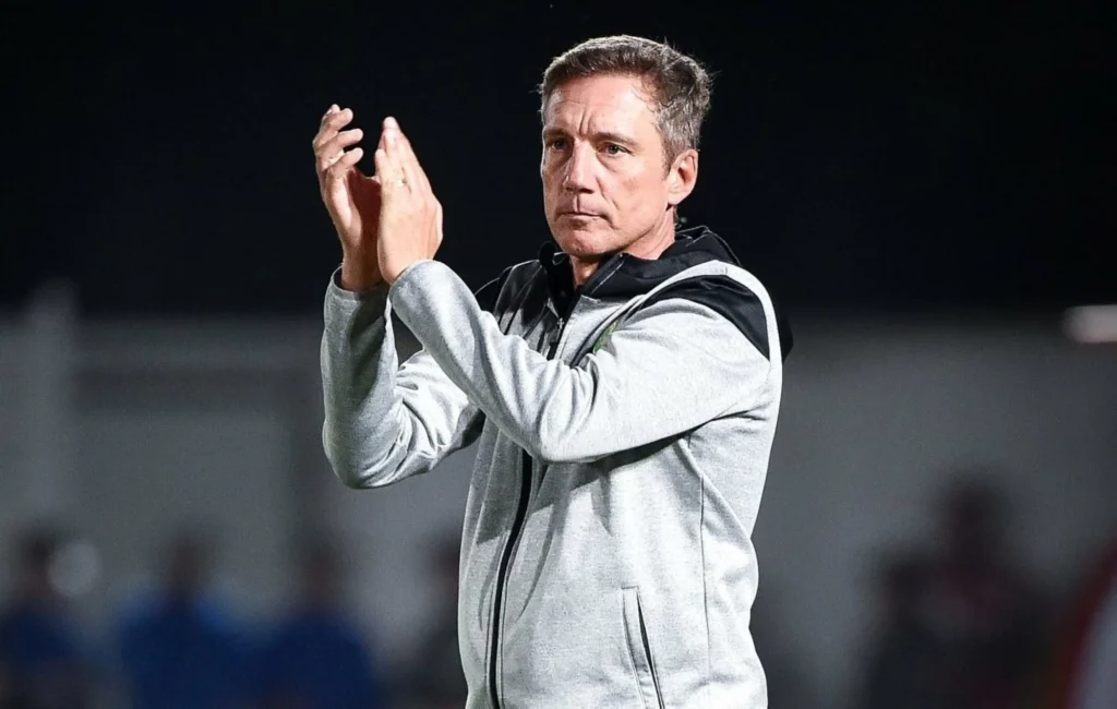 سانتوس يعرب عن غضبه من التعادل ويتوعد شبيبة القبائل