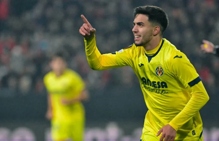 صراع إسباني على ضم نجم المغرب إلياس أخوماش