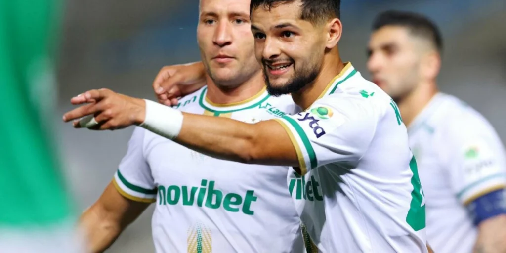 الرجاء الرياضي يضم أمين خماس لتعزيز دفاعاته