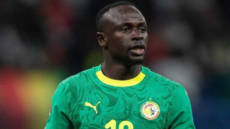 ساديو ماني يكشف تفاصيل مكالمة رونالدو بعد فوز السنغال بكأس إفريقيا