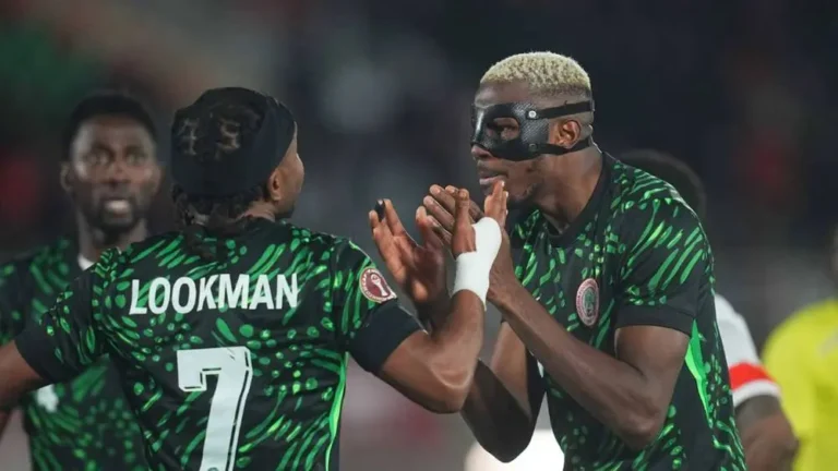 الاتحاد النيجيري يحسم أزمة أوسيمين ولوكمان بقرار مفاجئ