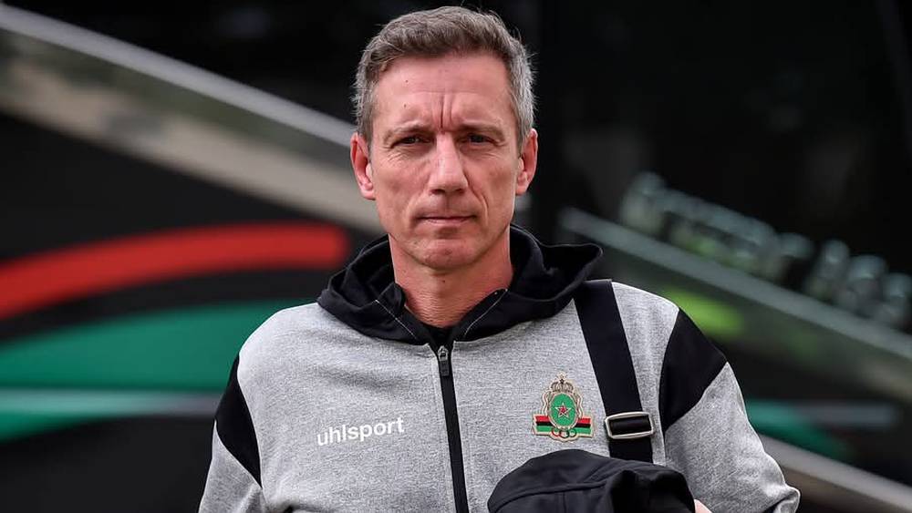 مدرب الجيش الملكي يتوعد شبيبة القبائل بالفوز في دوري الأبطال